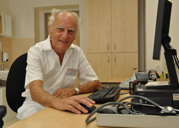 MUDr. Libor Kvapil: Práci lékaře v ordinaci pro lidi bez domova jsem přijal jako výzvu