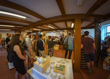 Den dobra a druhé šance. Charitní obchod Dobrodruhá oslaví první narozeniny 