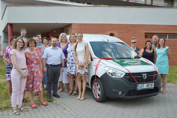 Charita Olomouc získala sociální automobil pro pečovatelskou službu