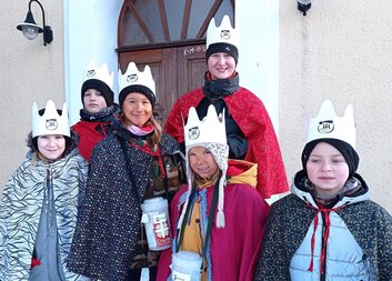 Tříkráloví koledníci. Promrzlé ruce, avšak hřejivý pocit, že jste někomu pomohli 