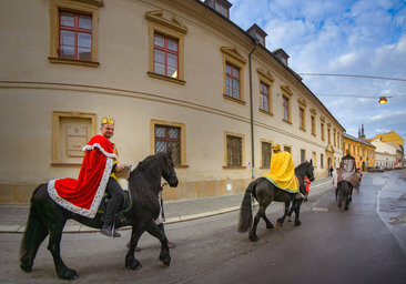 V tříkrálovém kostýmu popřeje Olomoučanům šťastný nový rok hejtman, primátor a biskup