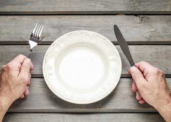 KUP OBĚD a daruj tak teplé jídlo, které zahřeje na těle i na duši