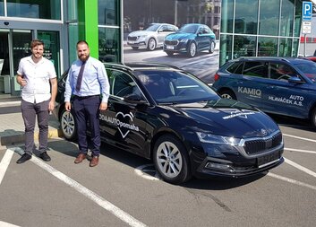 Charita Olomouc získala nový vůz pro mobilní hospicovou péči 