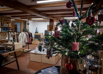 Dříve kavárna, dnes prodejna se sociálně terapeutickou dílnou