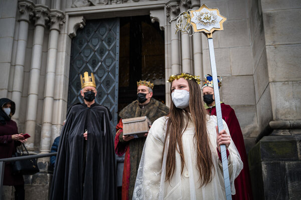 Tři králové se poklonili Spasiteli v katedrále a na dálku popřáli šťastný nový rok