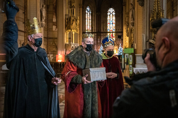 Tři králové se poklonili Spasiteli v katedrále a na dálku popřáli šťastný nový rok