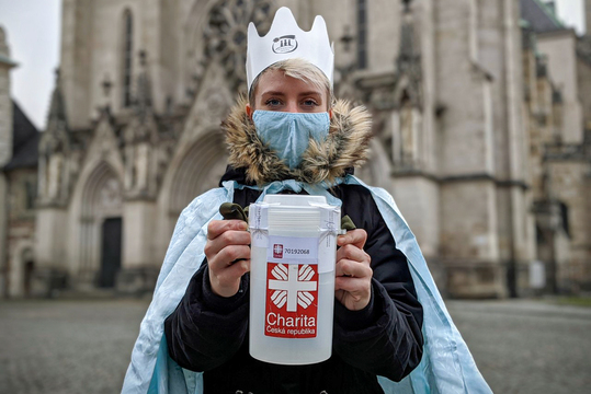 Letošní Tříkrálová sbírka otevřela nové cesty. Díky dobrovolníkům a veřejnosti