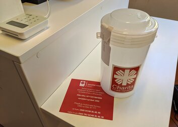 Dárci věnovali do kasiček na pomoc lidem zasaženým tornádem přes 20 tisíc korun