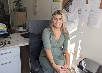 „Mám ráda proces, kdy se klient mění před očima a jsem vděčná, že u toho mohu být,“ prozrazuje Nikola Novotná