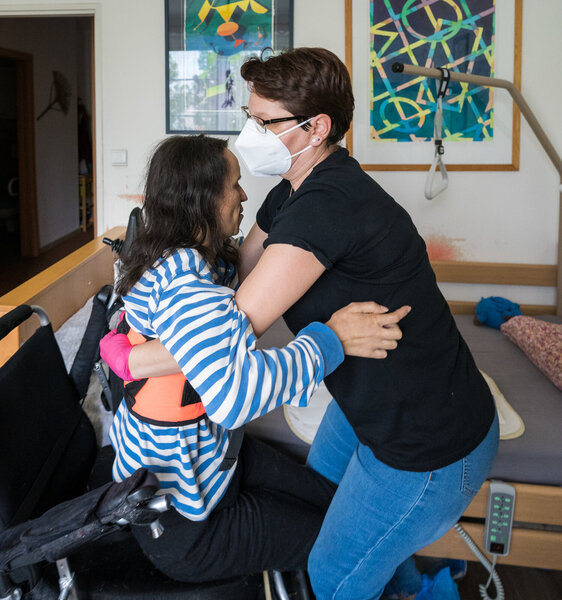 Péče o klientku v domácím prostředí, Veronika Rusková na archivním snímku. (foto Pavel Langer, 2021) Péče o klientku v domácím prostředí, Veronika Rusková na archivním snímku. (foto Pavel Langer, 2021)