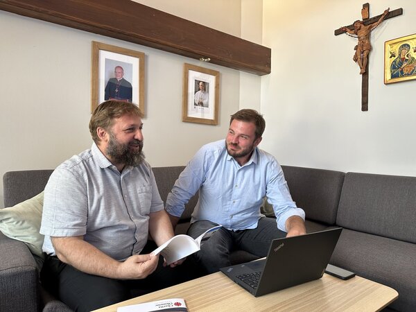 Petr Prinz a Jan Buka při práci